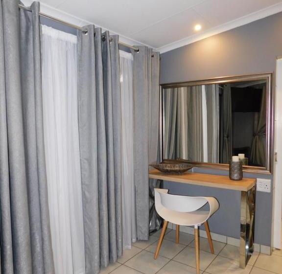 Пансион Roxy S Rest Guest House