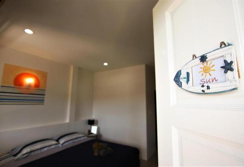 ペンション Sun & Sea Nai Yang Phuket