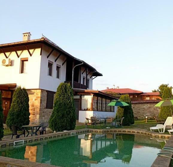 پانسیون Toncho S Guest House For 16 Guests