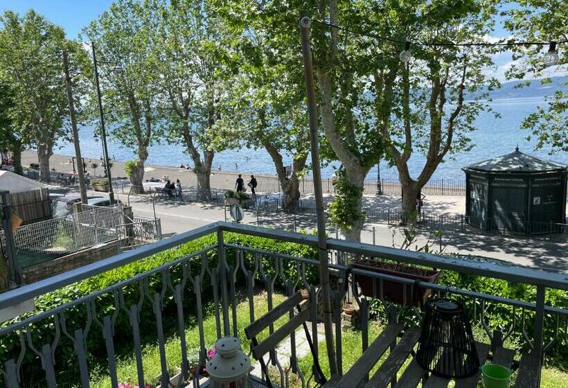 膳宿费 Window On The Lake