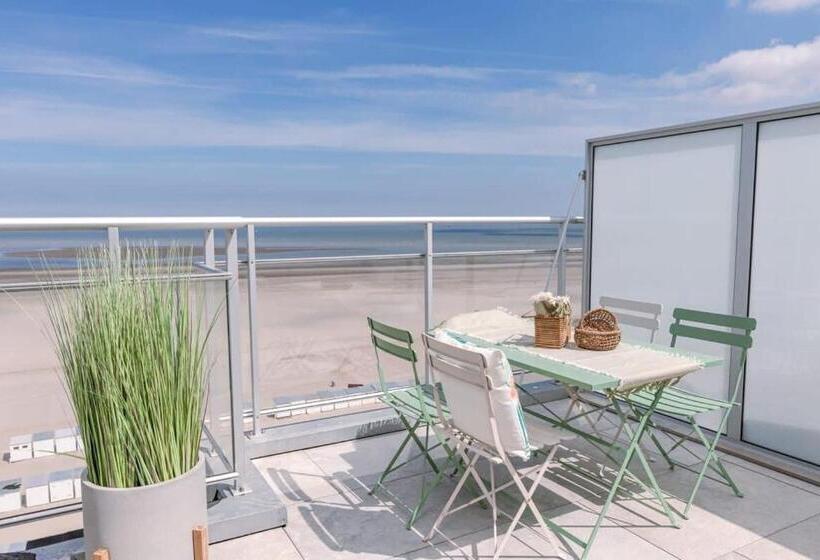 Stunning Studio With Sea View On Top Location In Knokke Heist