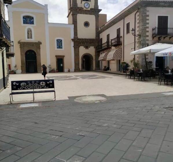 The Palace B&b And Apartments