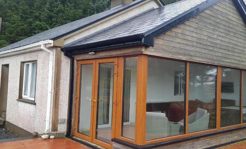 Two Bed Bungalow With Sunroom And Stunning Views