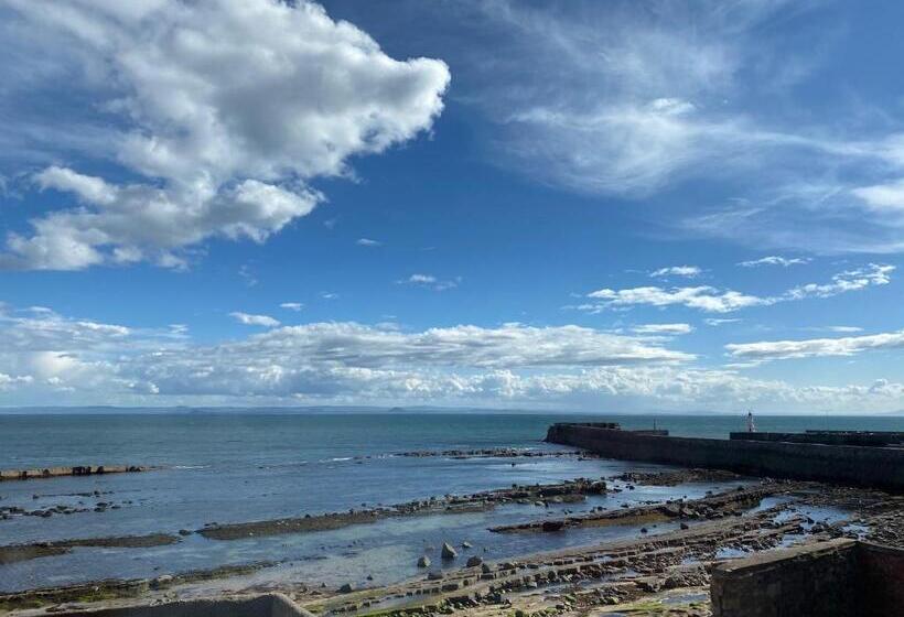 Ugly Duckling, License Number Fi 00863 P