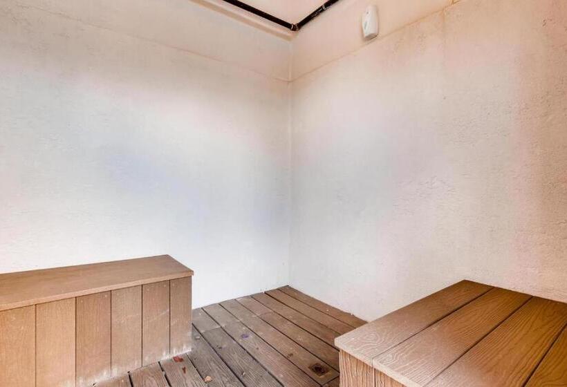 1005 Walk To Ski Modern Luxurious Townhome