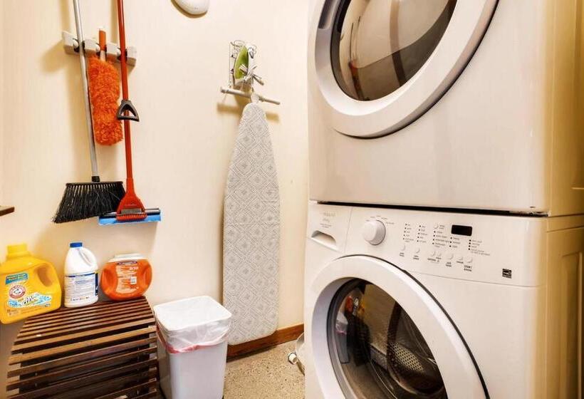 1005 Walk To Ski Modern Luxurious Townhome