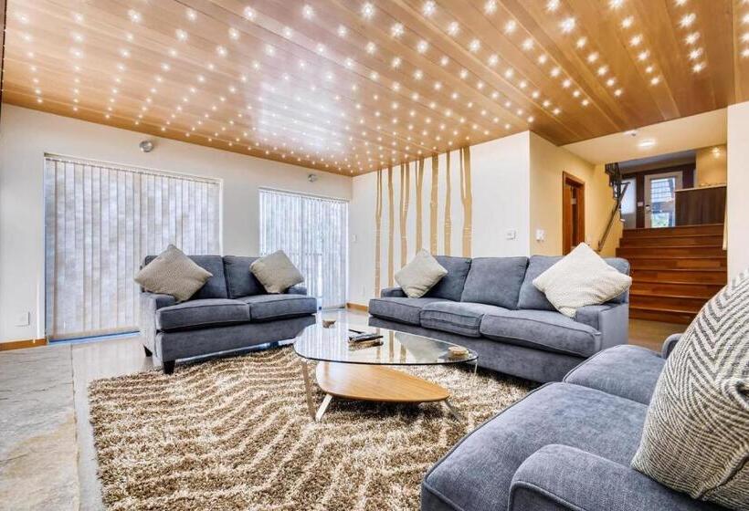 1005 Walk To Ski Modern Luxurious Townhome