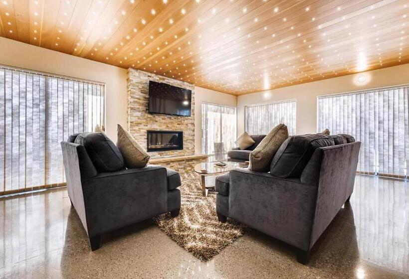 1005 Walk To Ski Modern Luxurious Townhome