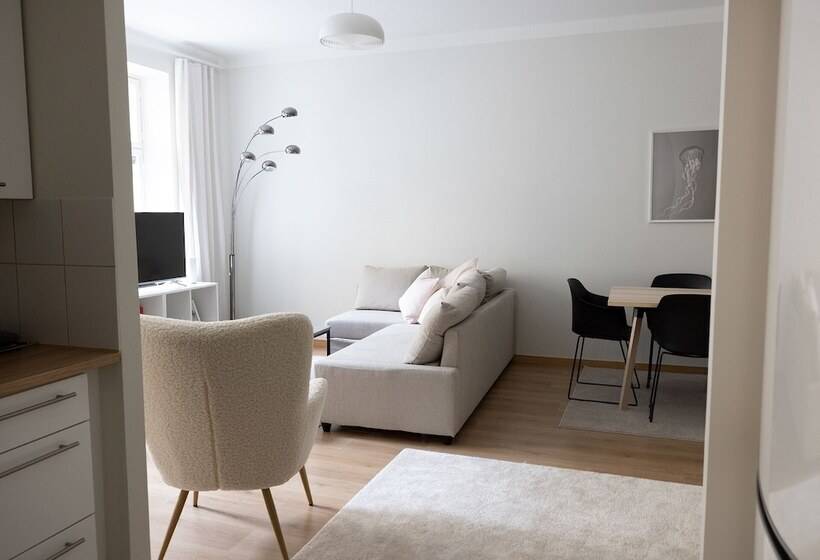 2ndhomes Bright 1br Apartment With Superb Location!