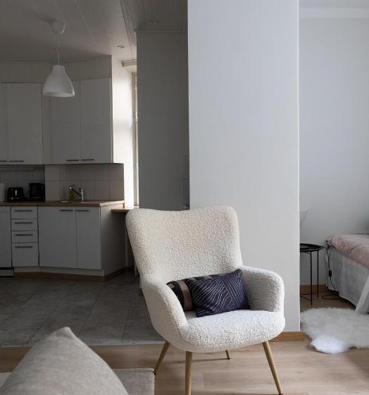 2ndhomes Bright 1br Apartment With Superb Location!