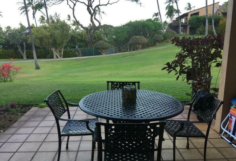 9b Ekahi Village Studio Bath, Garden View   1 Minute Stroll To Beach!