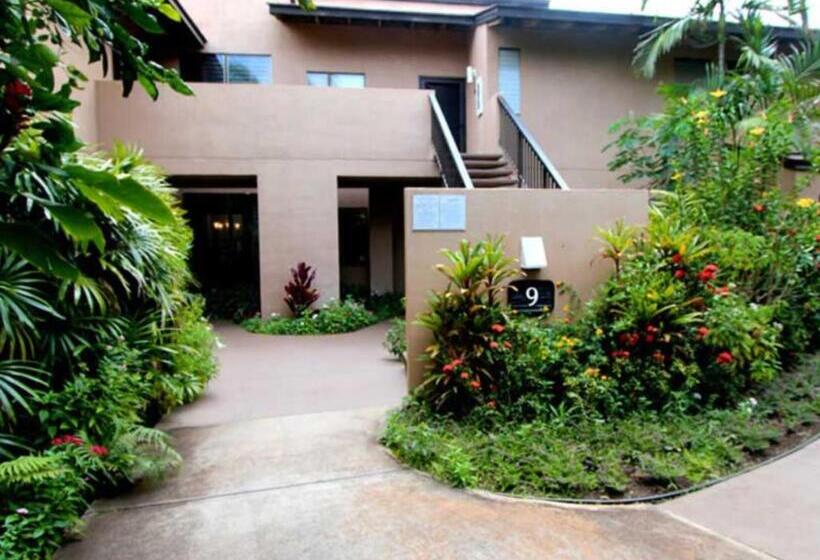 9b Ekahi Village Studio Bath, Garden View   1 Minute Stroll To Beach!