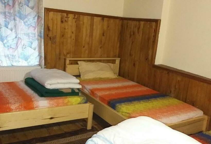 Hostel хижа скакавица