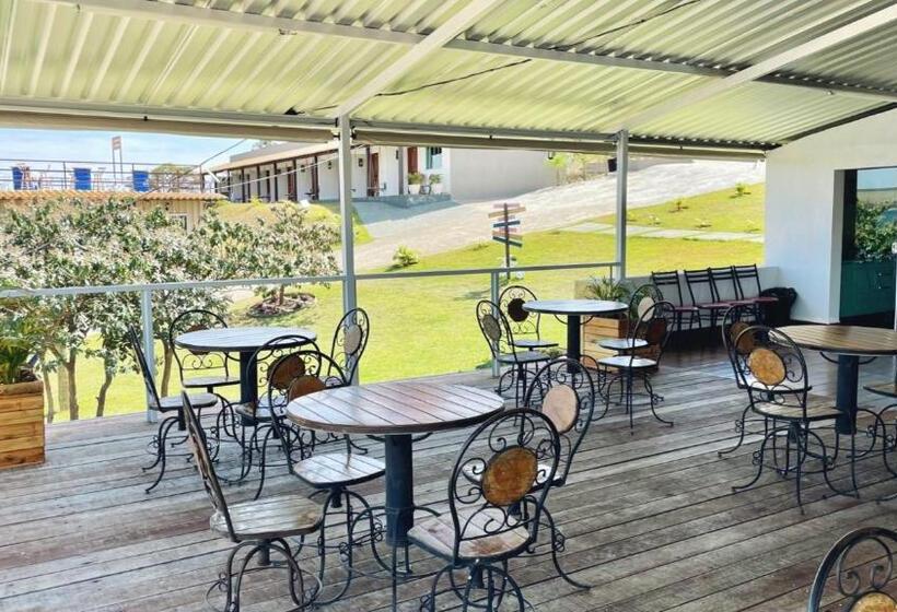 הוסטל Brisa Do Lago Pousada