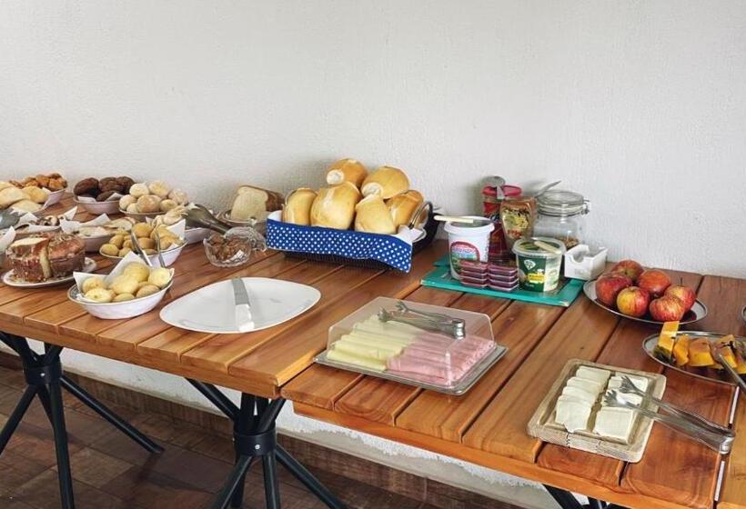 הוסטל Brisa Do Lago Pousada