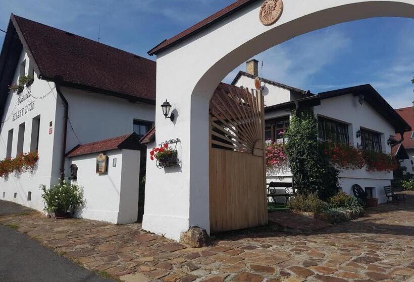 ユースホステル Hostinec Selský Dvůr