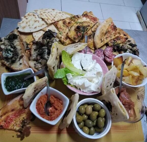 فندق صغير Locanda Ristorante Pizzeria Da Gigino