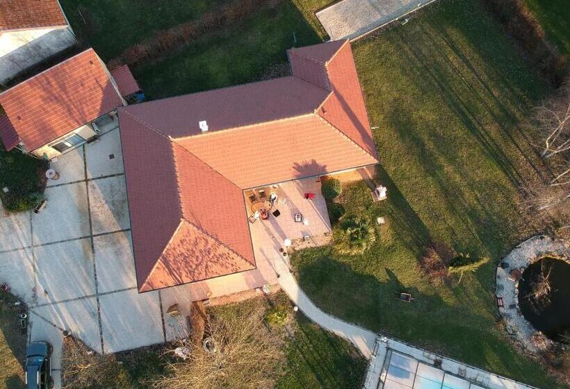 مبيت وإفطار Alaguyauder Le Studio