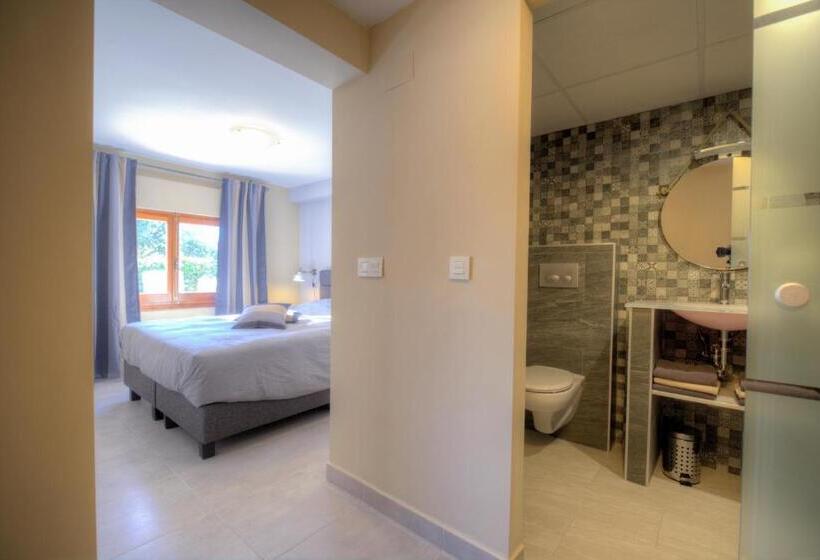 مبيت وإفطار Casa Almendros