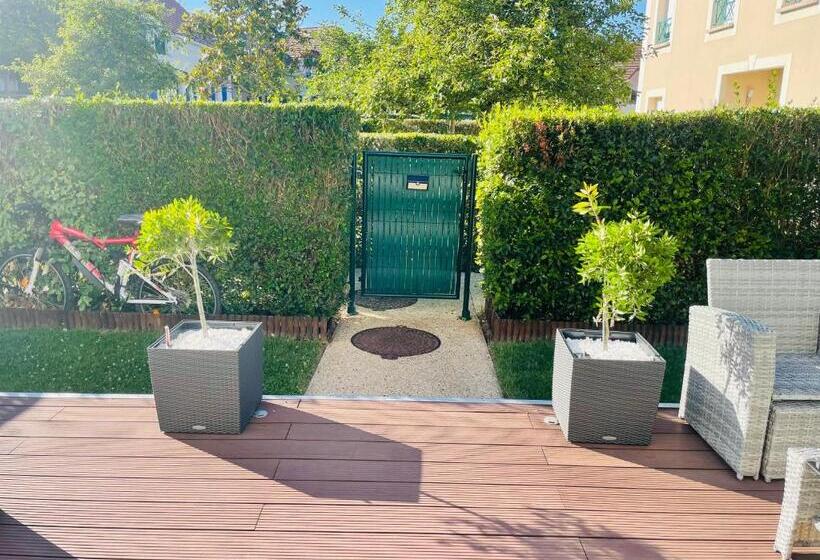 Bed and Breakfast Chambres D Hôtes à Thèmes à 2,4km Du Parc