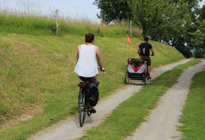 민박 Domaine Insolite Du Petit Moras