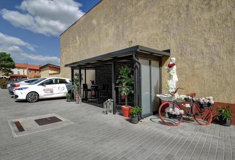 ベッドアンドブレックファースト Familia Panzió & Apartmanház Győr