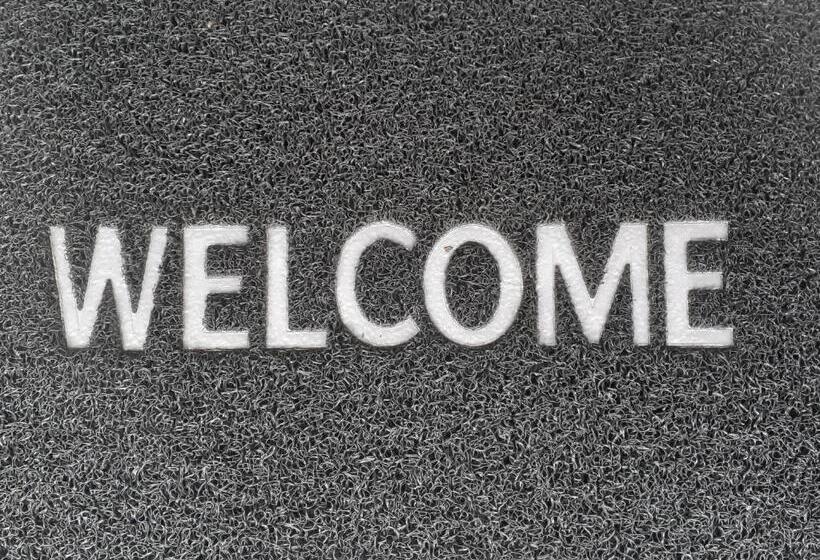 ベッドアンドブレックファースト Familia Panzió & Apartmanház Győr