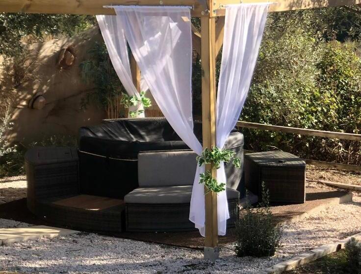 مبيت وإفطار O Patio Du Mas