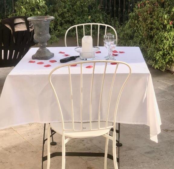 مبيت وإفطار O Patio Du Mas