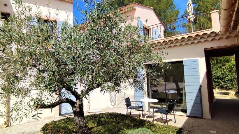 مبيت وإفطار O Patio Du Mas