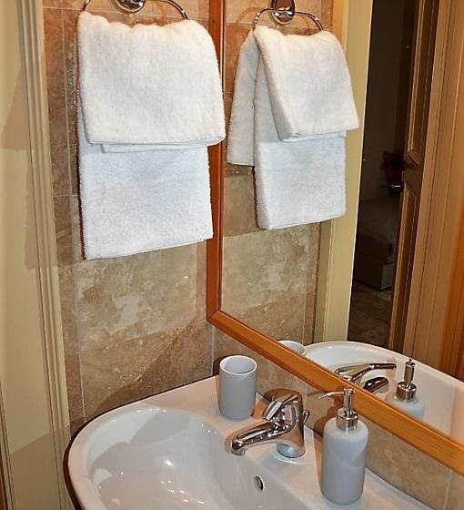 Downtown Apartments With Shared Kitchen