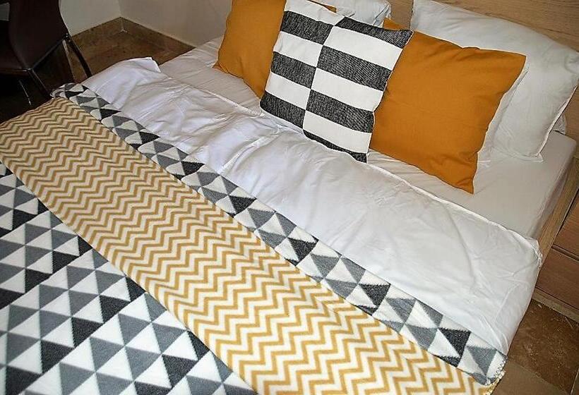 Downtown Apartments With Shared Kitchen