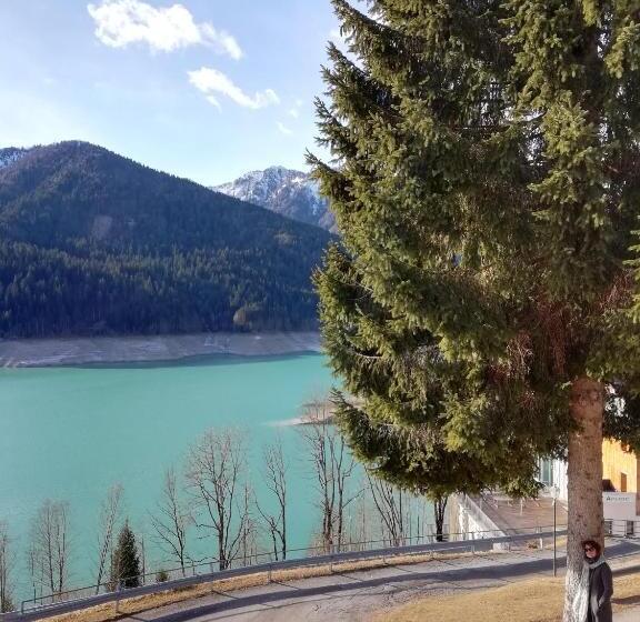 Elison On The Lake B&b