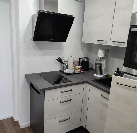 Gemütliches Studio Mit Ausblick, Pool Und Wifi