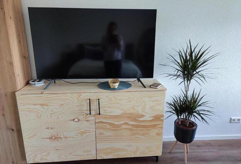 Gemütliches Studio Mit Ausblick, Pool Und Wifi