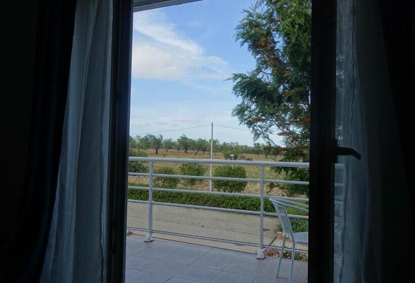 Gloria Maris Cabanas Gardens