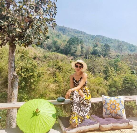 Отель บ้านภูคำฟ้า ดอยปู่ไข่ Baan Phu Kham Fah