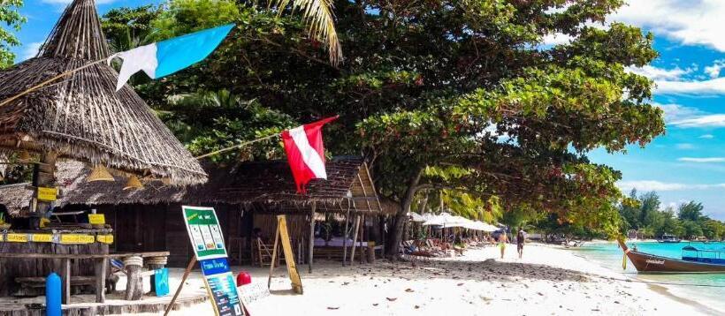 فندق Forra Pattaya Beach Front Bungalow