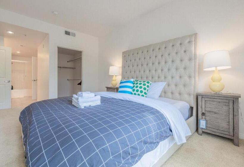 Irvine Spectrum 2 Bedrooms/2 Bathrooms/kitchen/pool/apartment