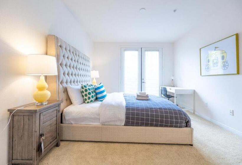 Irvine Spectrum 2 Bedrooms/2 Bathrooms/kitchen/pool/apartment