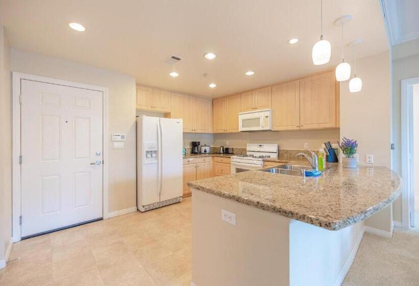 Irvine Spectrum 2 Bedrooms/2 Bathrooms/kitchen/pool/apartment