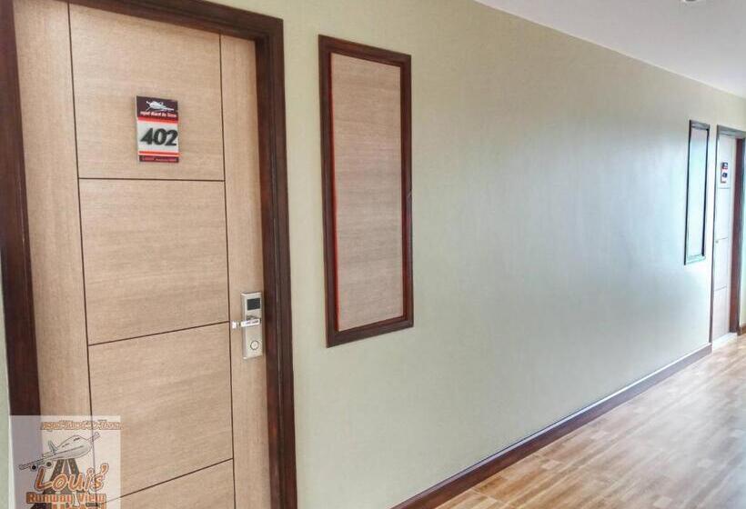 Louis  Runway View Hotel   Sha Extra Plus