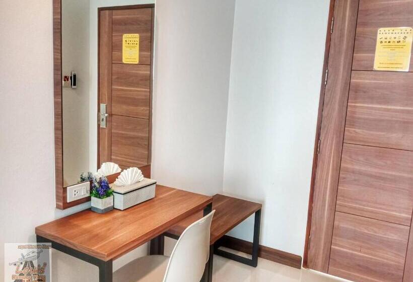 Louis  Runway View Hotel   Sha Extra Plus