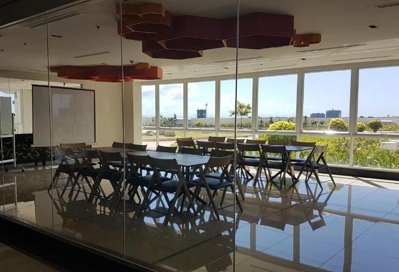 Mactan Newtown Condo With Garden And Ocean View 8newtown Blvd