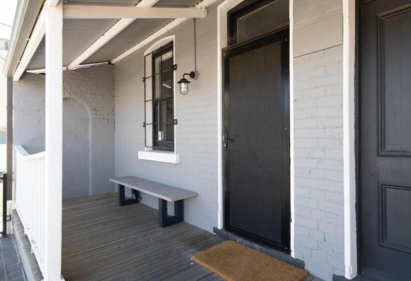 Mcnamara Lane Large Cbd Home Freshly Renovated 7 Smart Tv S Sleeps 11