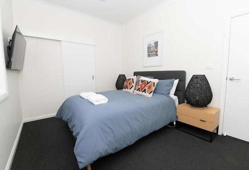 Mcnamara Lane Large Cbd Home Freshly Renovated 7 Smart Tv S Sleeps 11