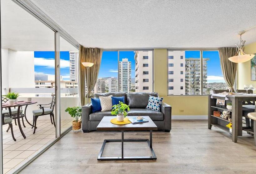 Pacific Monarch   1 Br   Ocean And City Views!