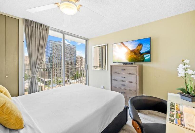 Pacific Monarch   1 Br   Ocean And City Views!