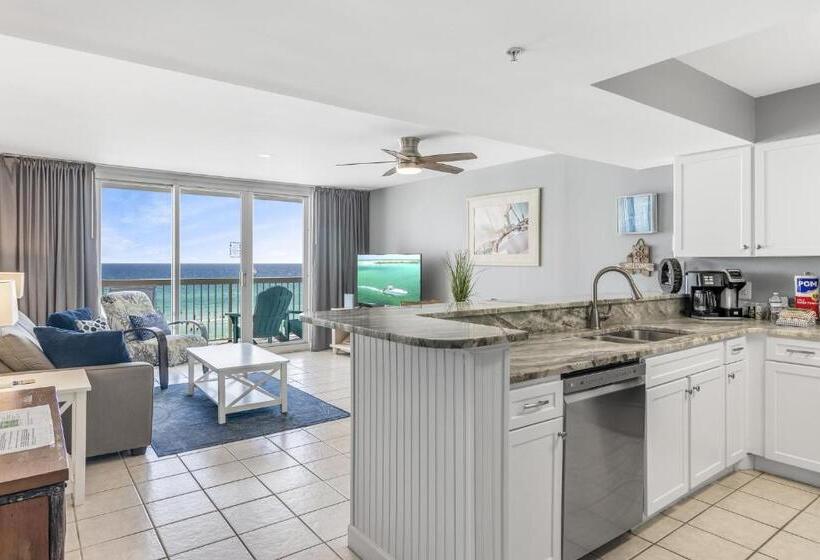 Pelican Beach Resort By Tufan