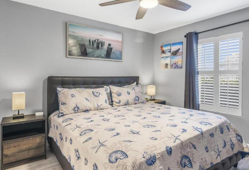 Pelican Beach Resort By Tufan